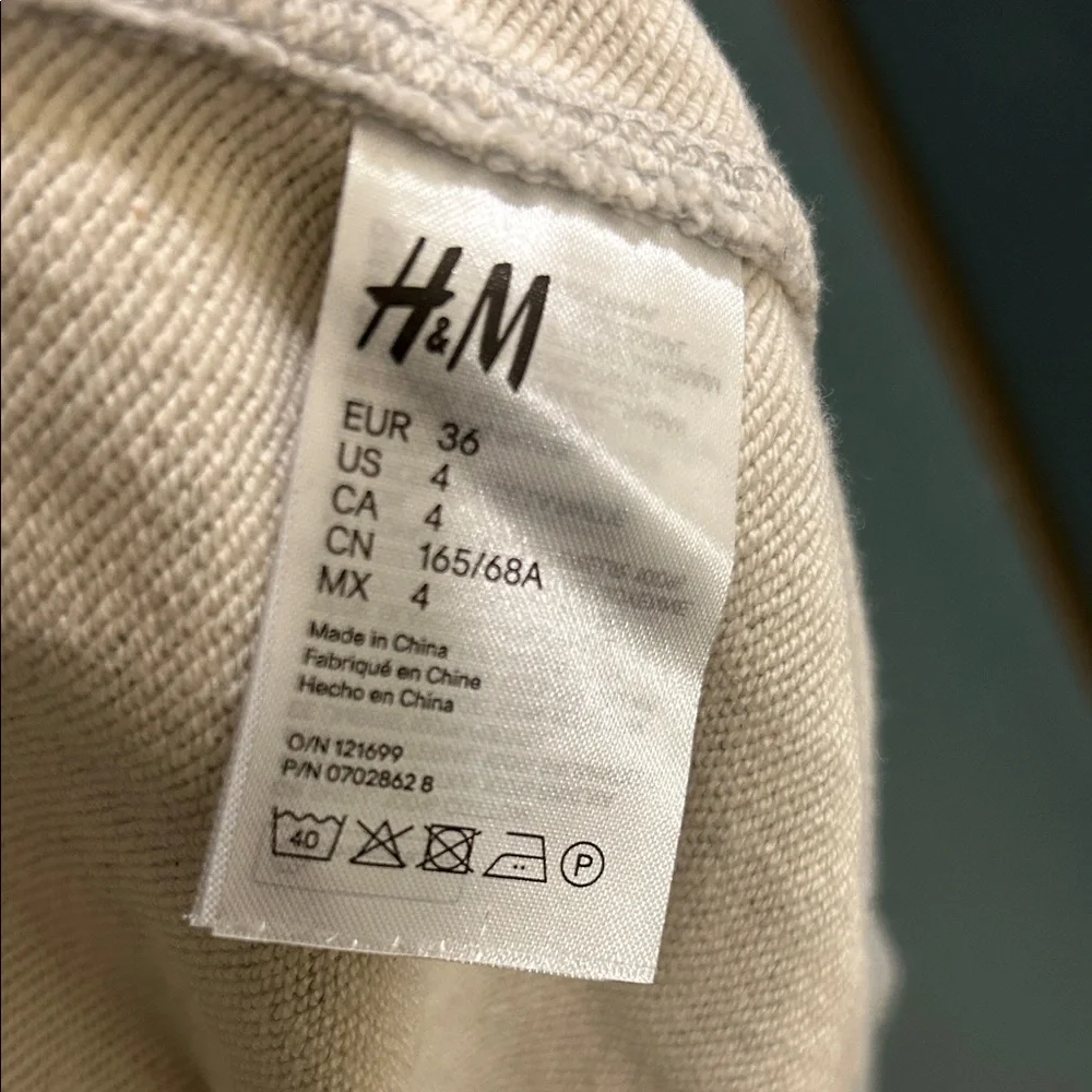 H&Moschino Light Gray Casual Skirt BRAND NEW W/ TAGS LIMITED EDITION RARE Size 4 - Picture 12 of 14